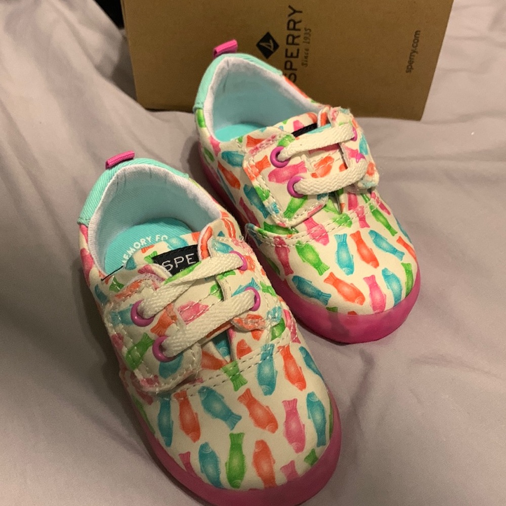 Sperry baby girls Memory Foam, Machine Washable Shoes! Size 3M